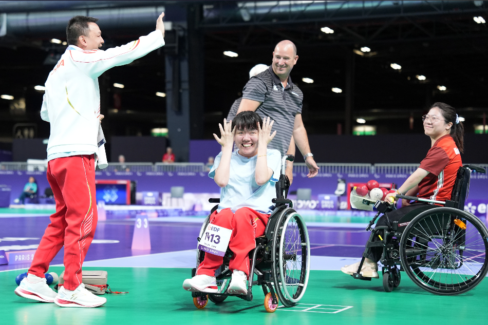 球场福利：运动员们的慈善行动集锦