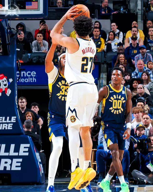 关于约基奇连续三场拿到三双，统治西部的信息