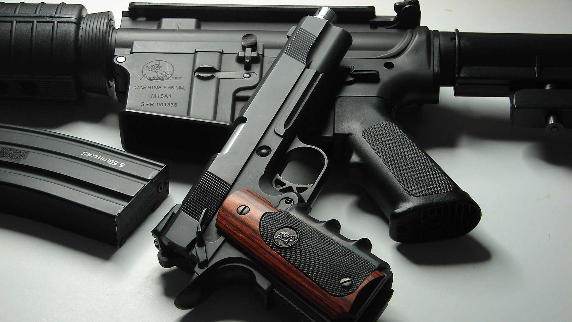 “惊心瞬间：赛场上的火花四溅”