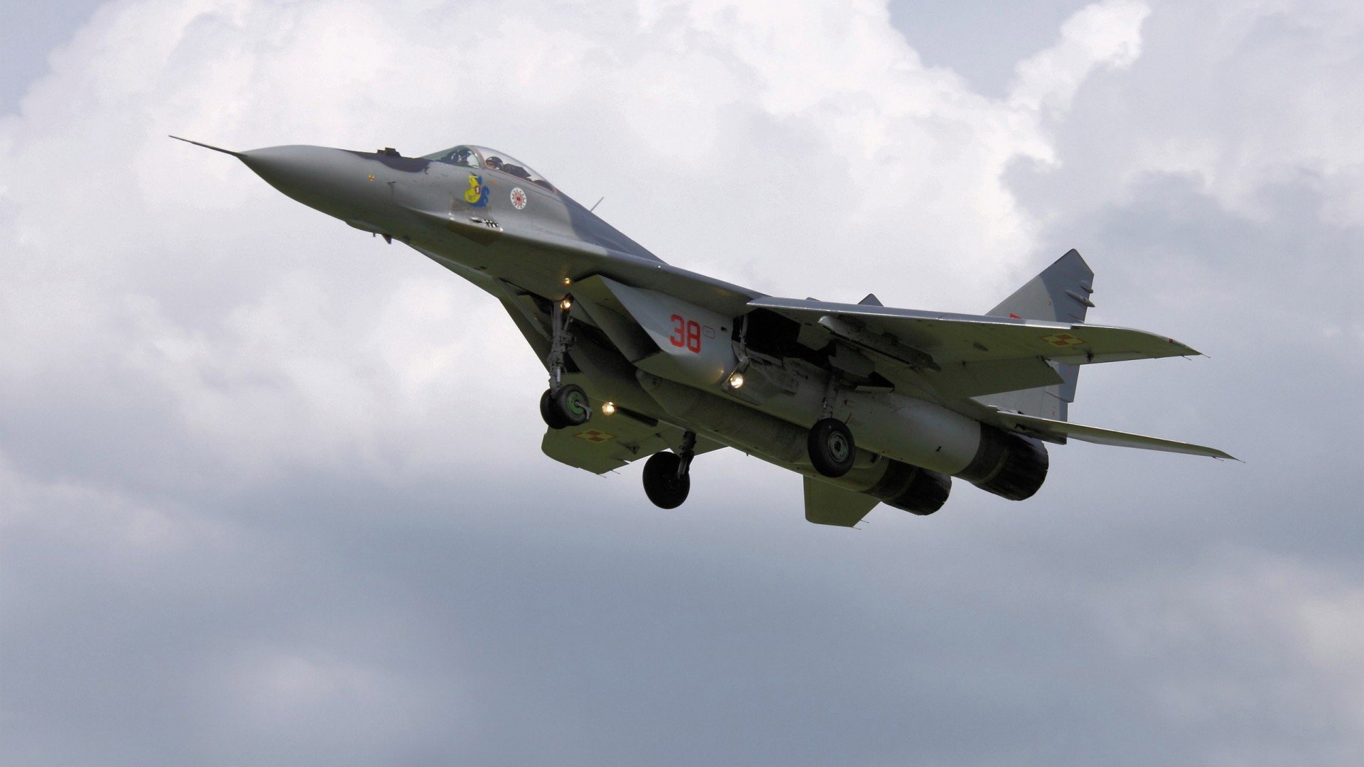 “意甲逆势突围：球队奋勇争夺欧战门票”，意甲巅峰