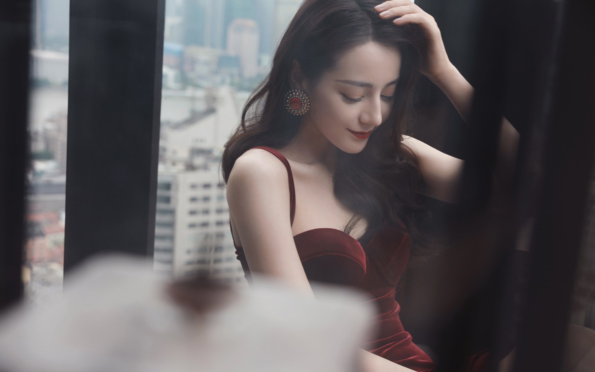 伊朗骑手卡尔·阿里·阿尔达比在巴黎奥运会上首次亮相即夺得障碍赛银牌,表现出色。