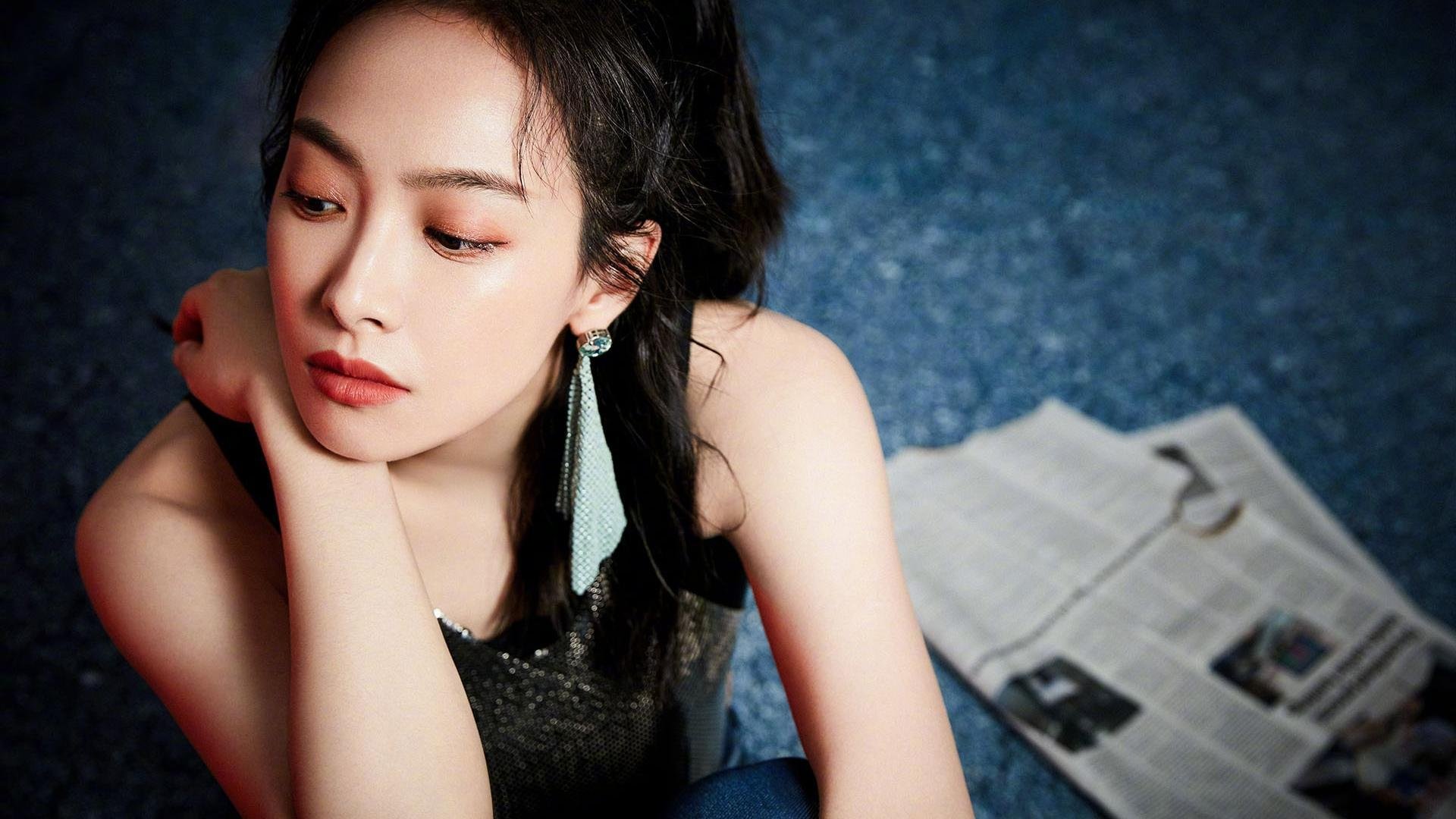 巴萨主场大捷！苏亚雷斯梅开二度，助队连胜，巴萨致敬苏亚雷斯