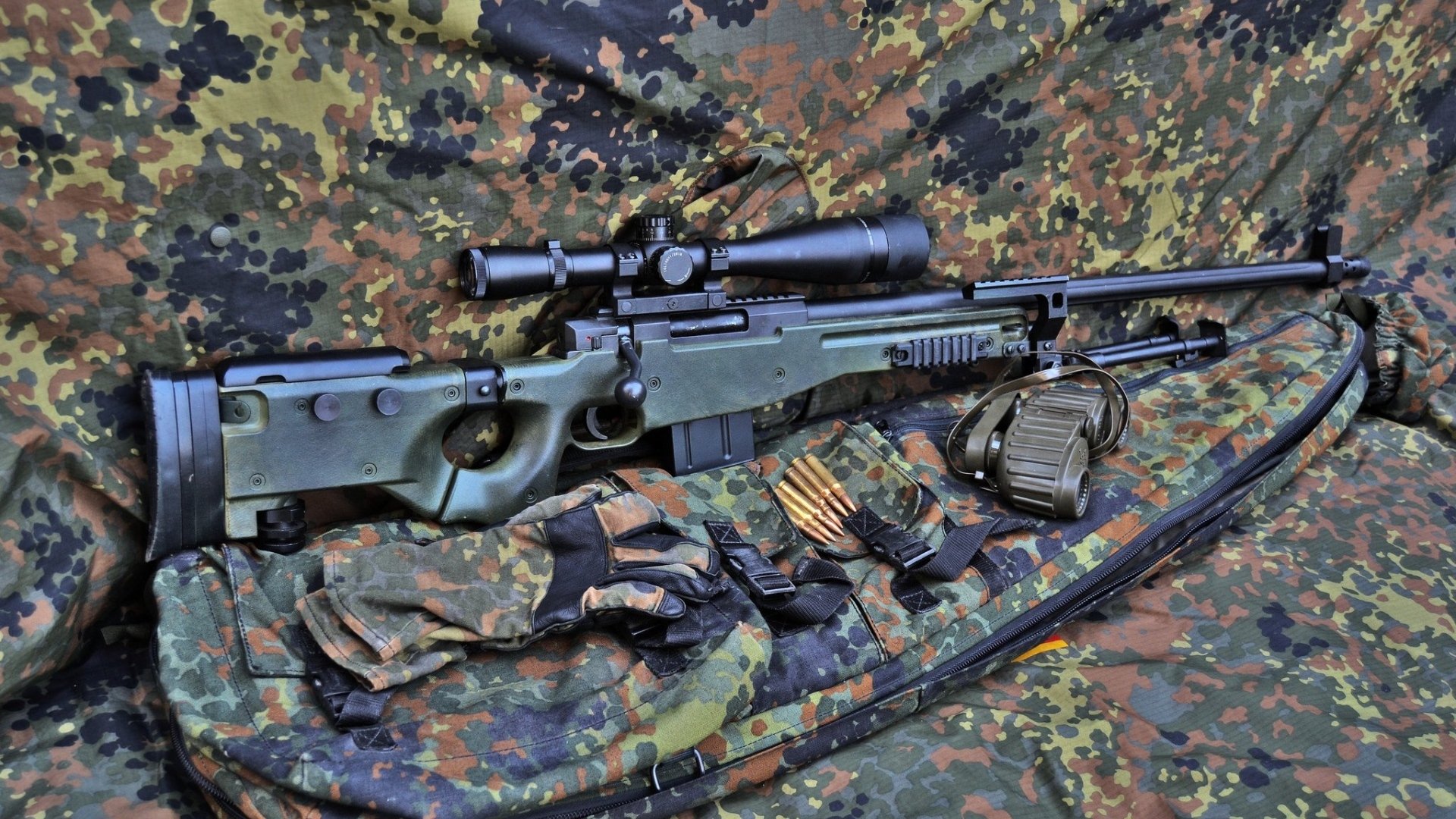 男子蝶泳技术动作不断精细化，男子蝶泳100米